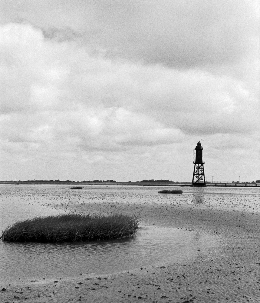 f36n11_leuchtfeuer_16bitgrey_bearb_klein