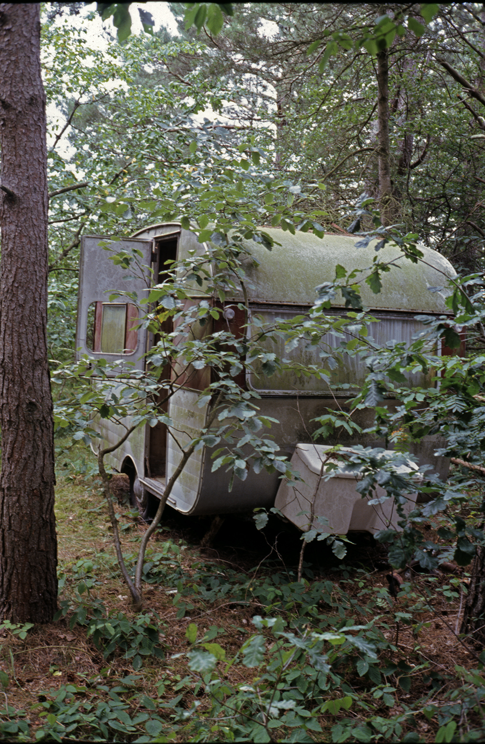 F63_N16_alter Wohnwagen_bearb