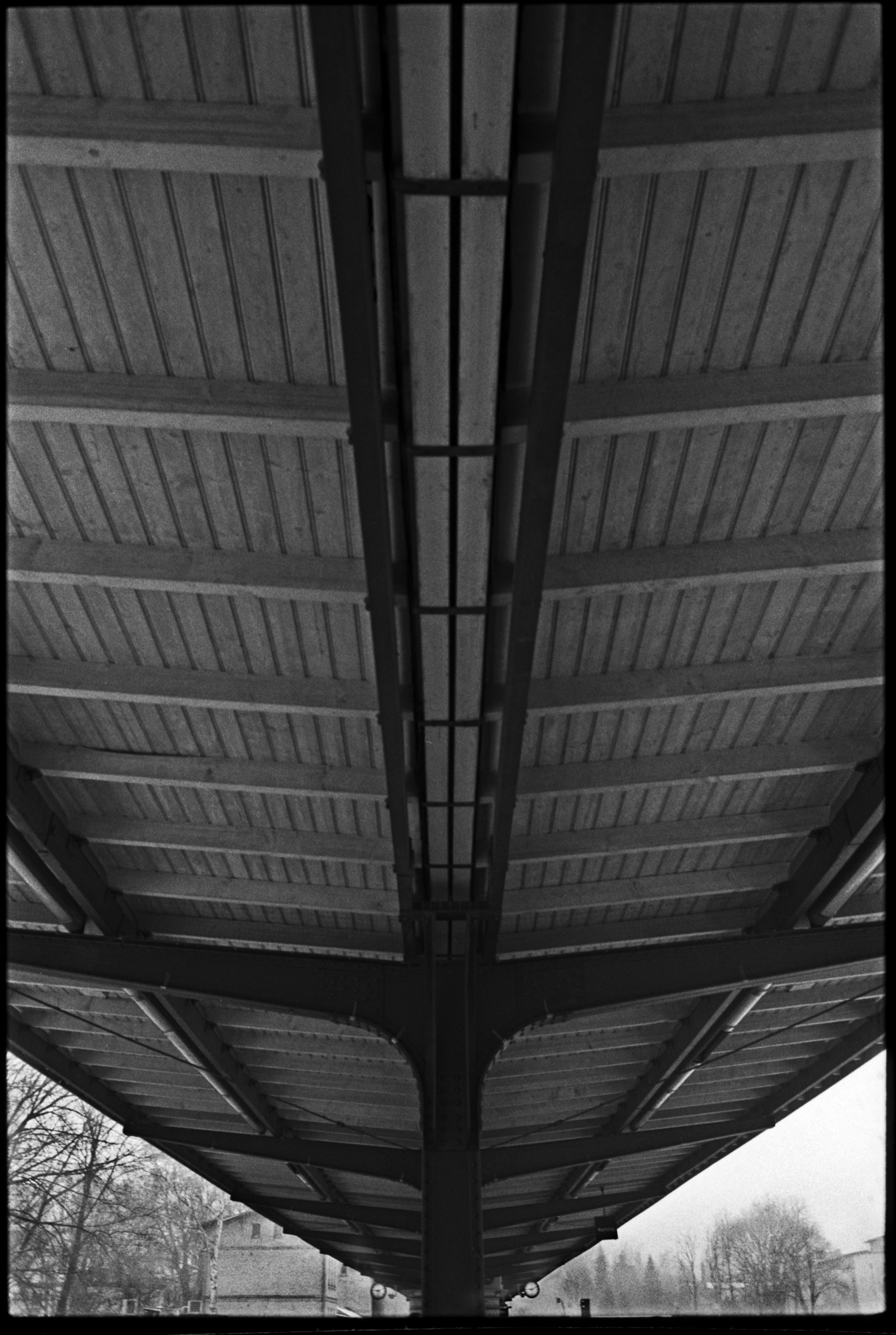 F31_N31a_LiRa_Bahnsteigdach