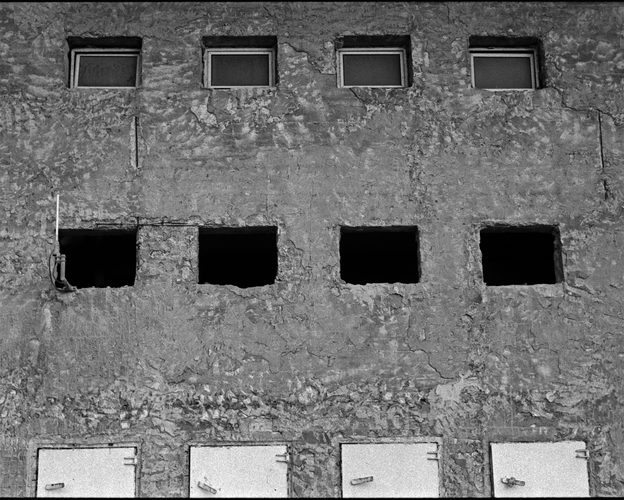 F32_N33_FourHoles_TelAviv_bearbeitet