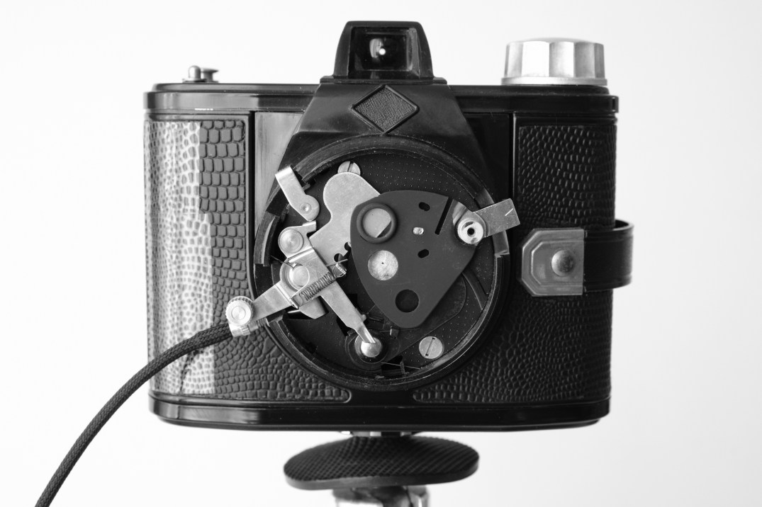 Clack_pinhole_2_klein