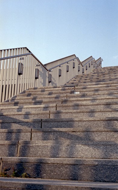 F69_N14_Treppe_Südkreuz_bearb